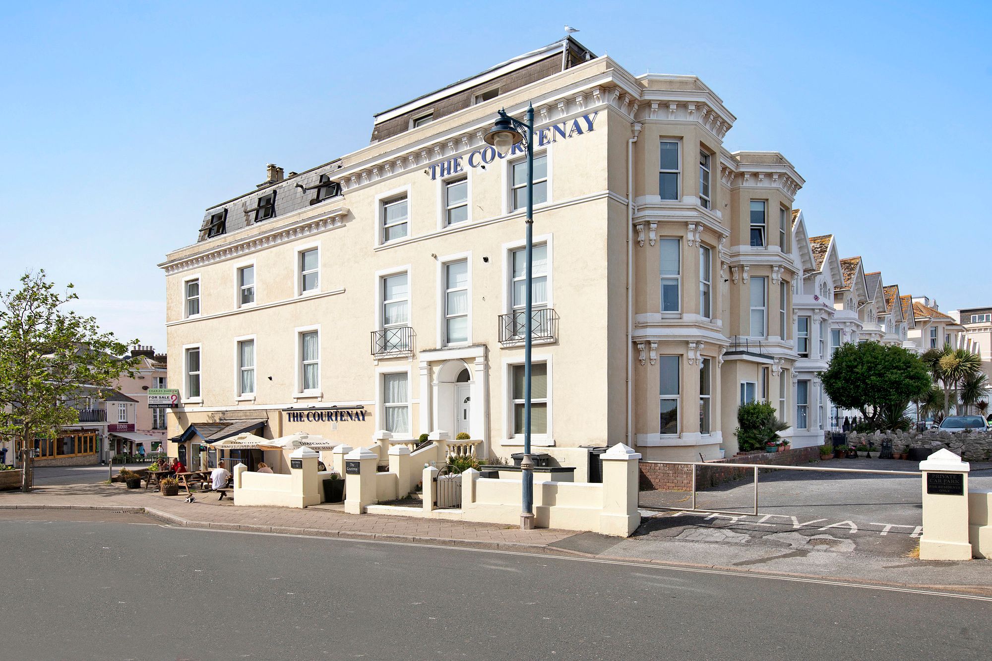 Flat Upper Den Carriageway in Teignbridge