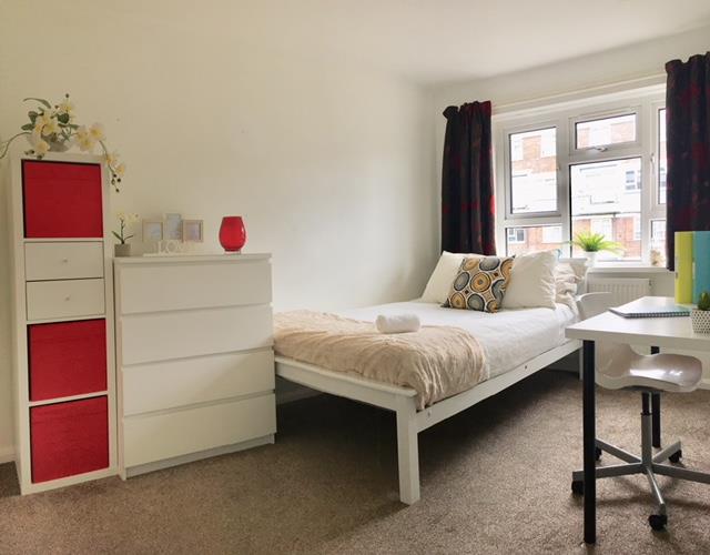 Flat Sackville Street in Portsmouth