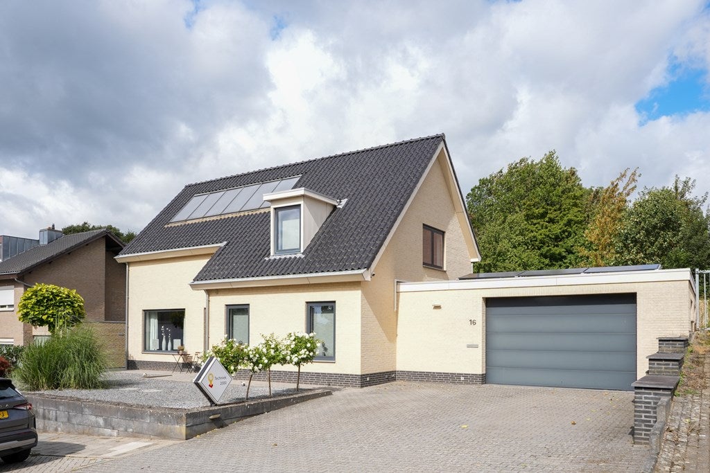 Huis Elkenraderweg 16 in Wijlre