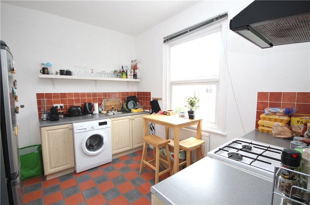 Flat Mafeking Avenue in Greater London
