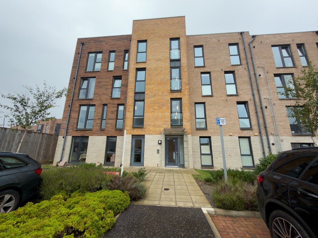Flat Barnie Terrace in City of Edinburgh
