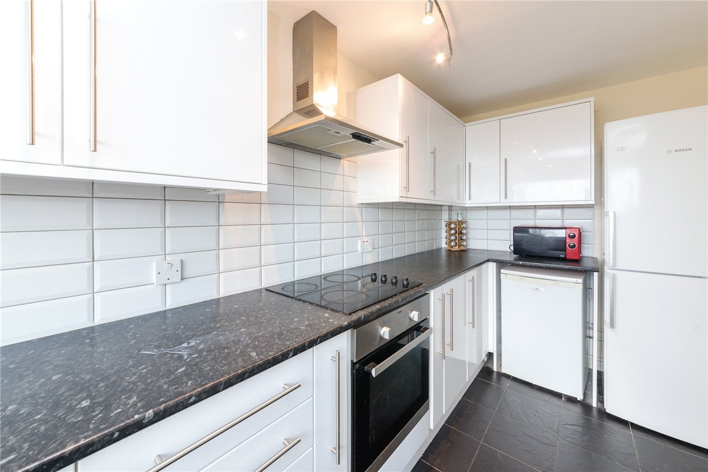 Flat Bakersfield in Greater London