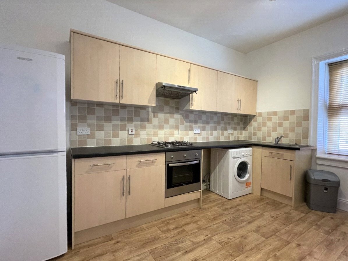 Flat St. Michael's Crescent in Leeds