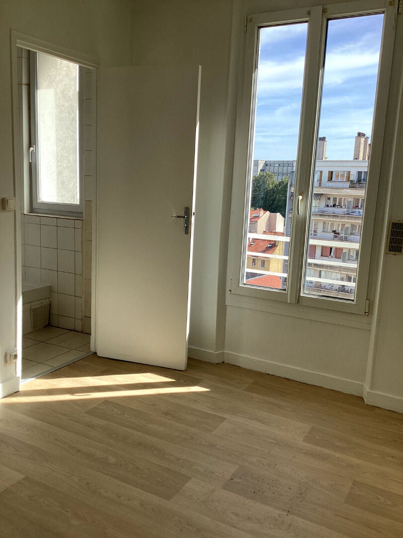 Flat Avenue Faidherbe in Montreuil