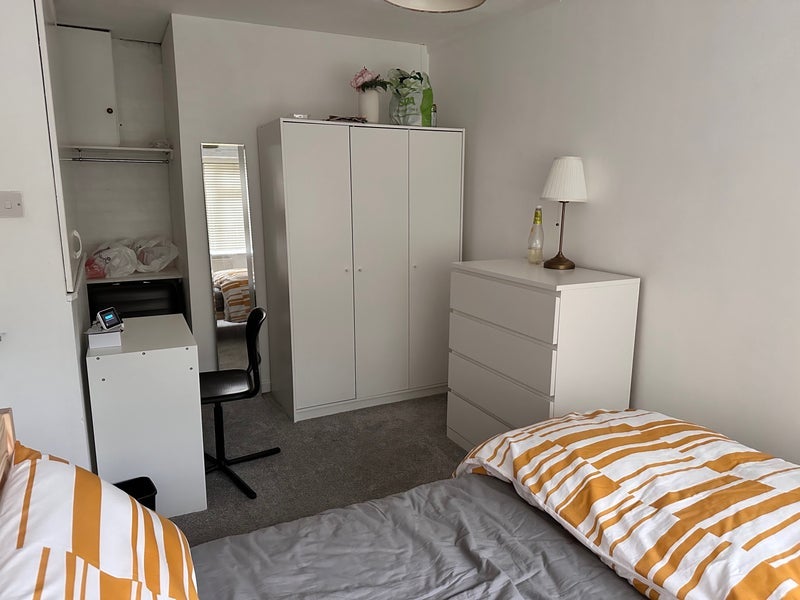 Room Oakways in Greater London