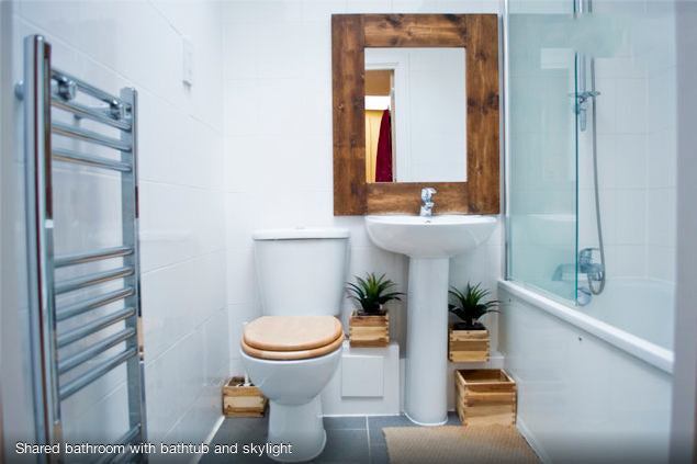 Room Acton Mews in Greater London