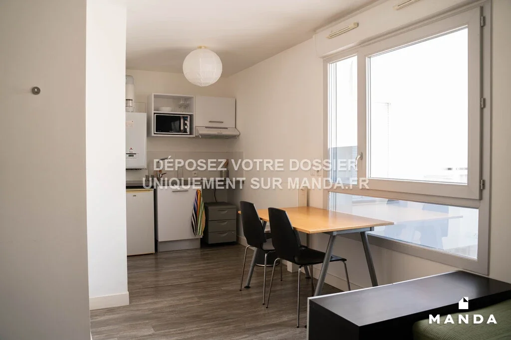 Flat Rue Rémi Belleau in Talence