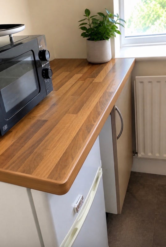 Room Rowantree Road in Greater London