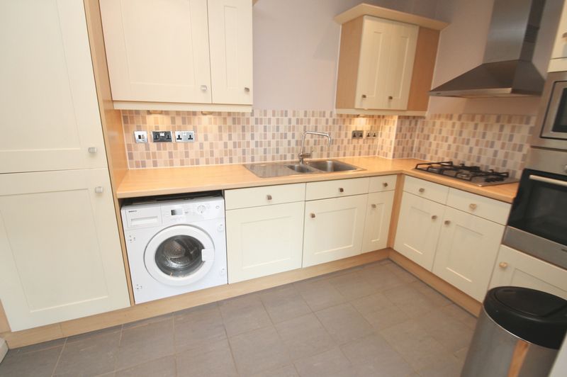 Flat Whippendell Road in Watford