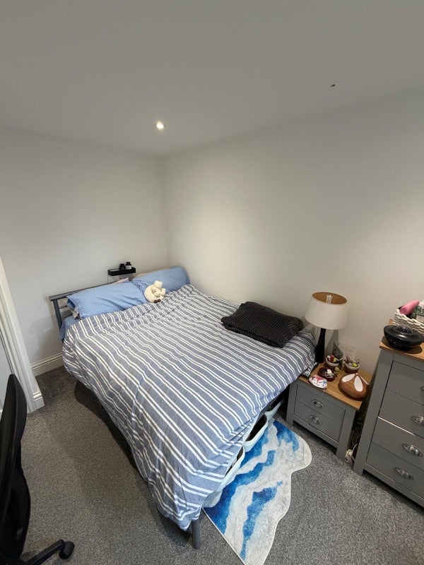 Room Mantilla Road in Greater London