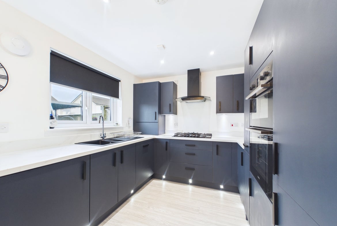House Broadford Place in Bishopton