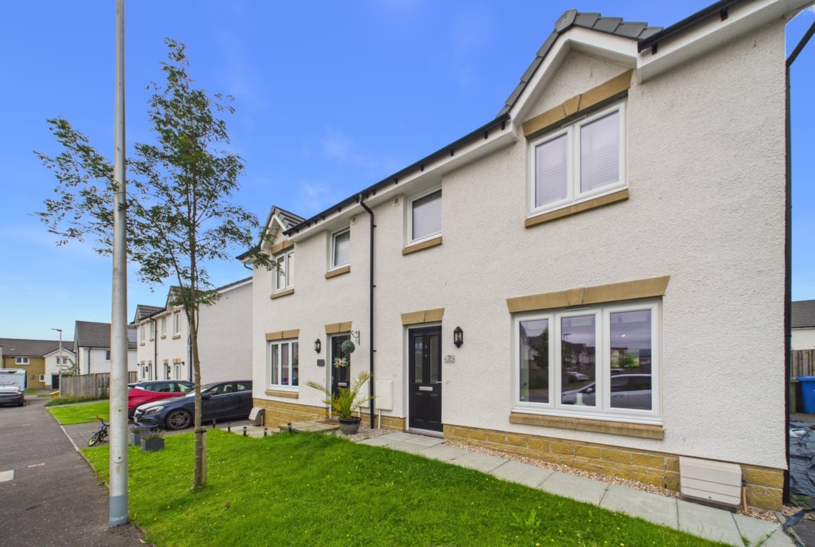 House Broadford Place in Bishopton