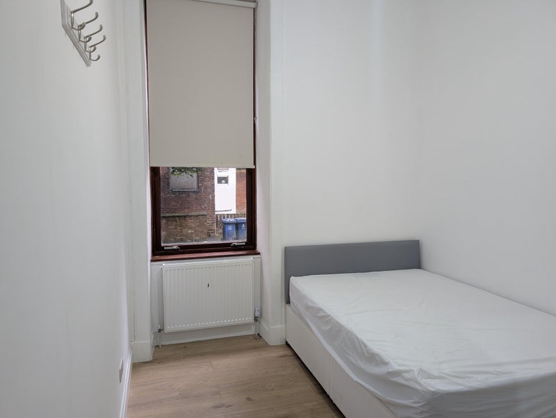 Room Bank Street in Glasgow