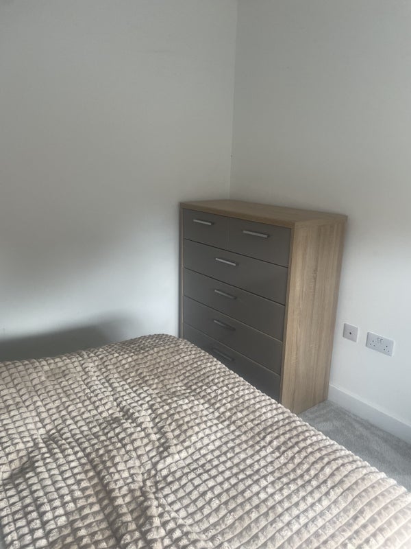Room Holywell Drive in Stratford-on-Avon