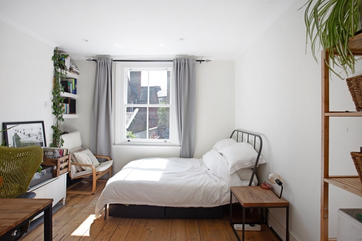 Flat Saltram Crescent in City of Westminster