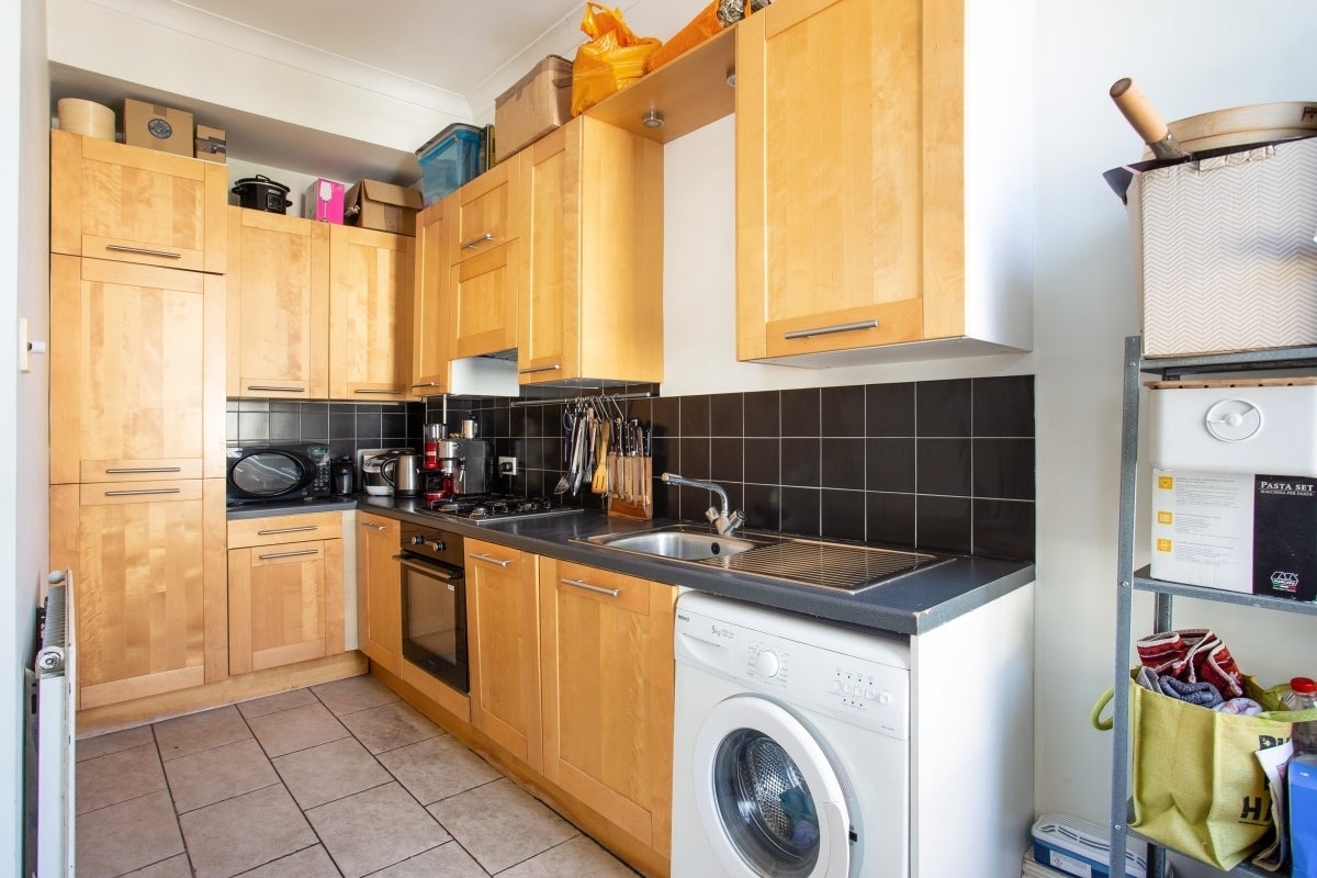 Flat Saltram Crescent in City of Westminster