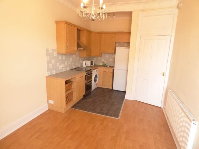 Flat Eastwood Avenue in Glasgow