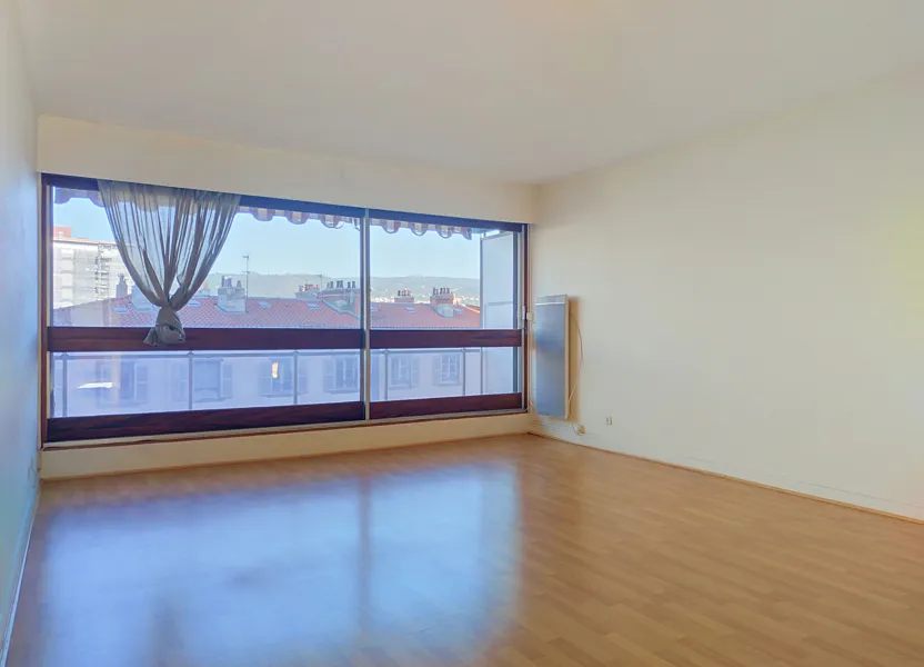 Appartement Rue du Maréchal de Lattre de Tassigny et de la Première Armée à Clermont-Ferrand