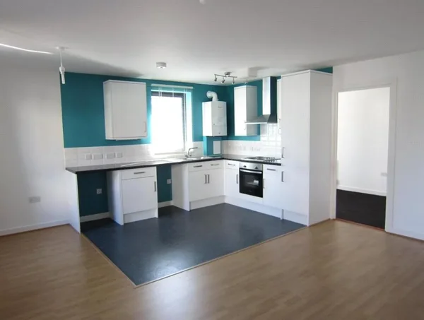 Flat Elmers End Road in London