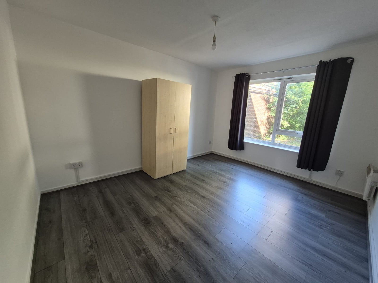 Flat Eastfield Road in Greater London