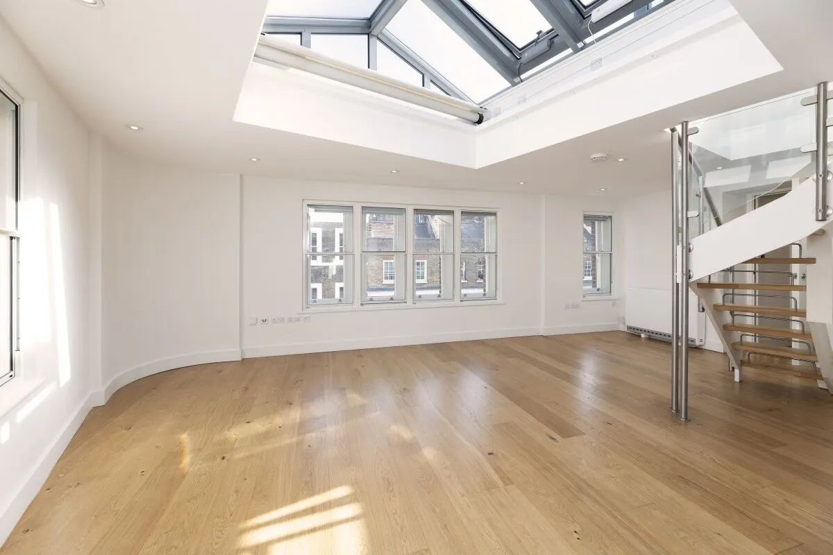 Flat Catherine Street in City of Westminster