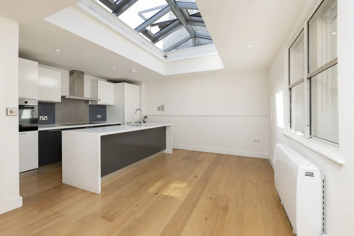 Flat Catherine Street in City of Westminster