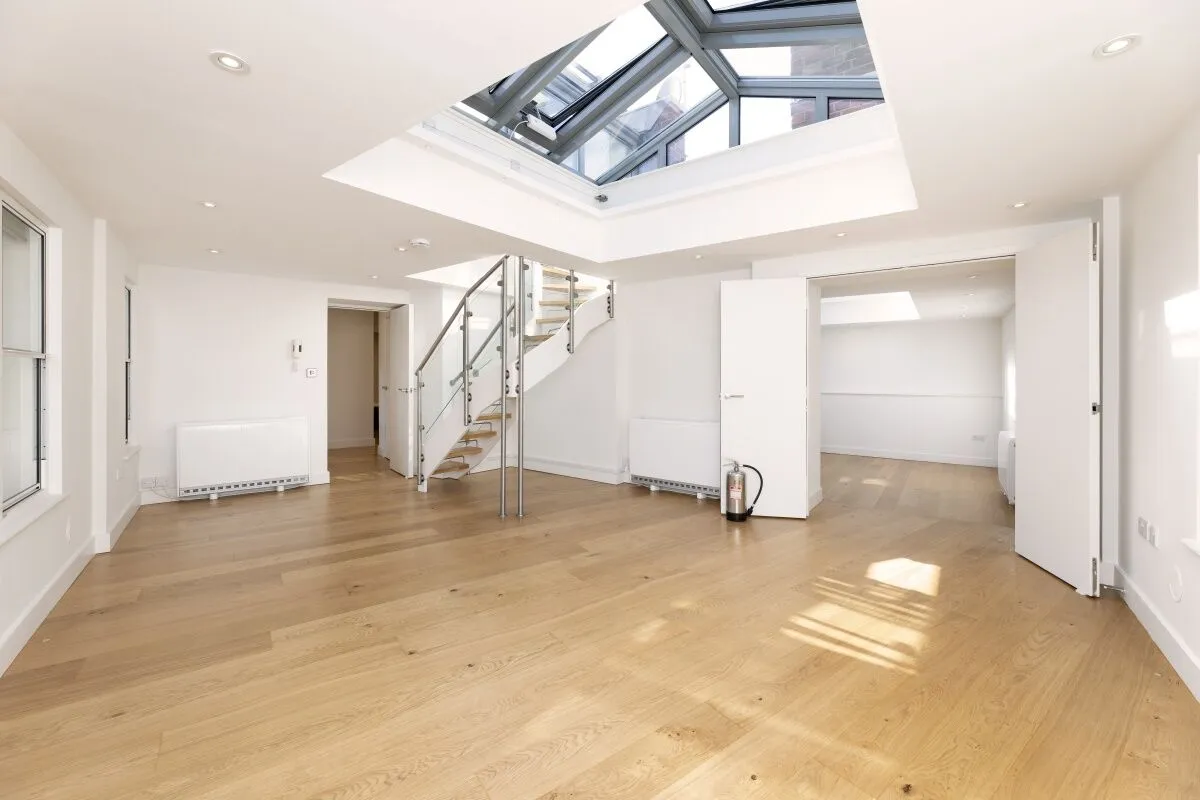 Flat Catherine Street in City of Westminster