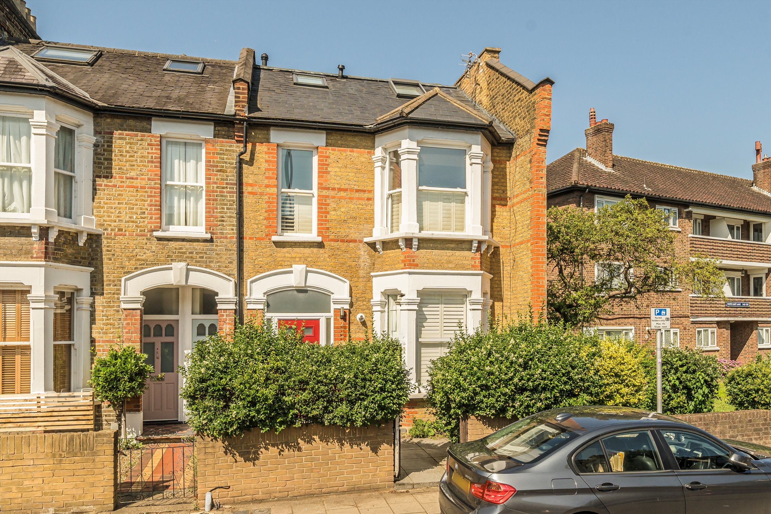 House White Hart Lane in Greater London