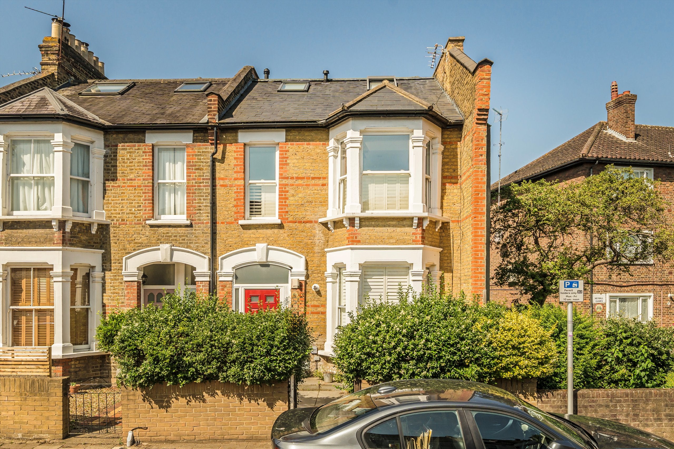House White Hart Lane in Greater London