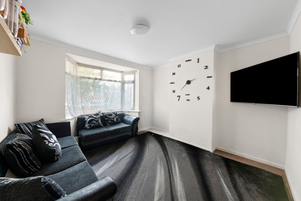 Flat Carr Road in Greater London