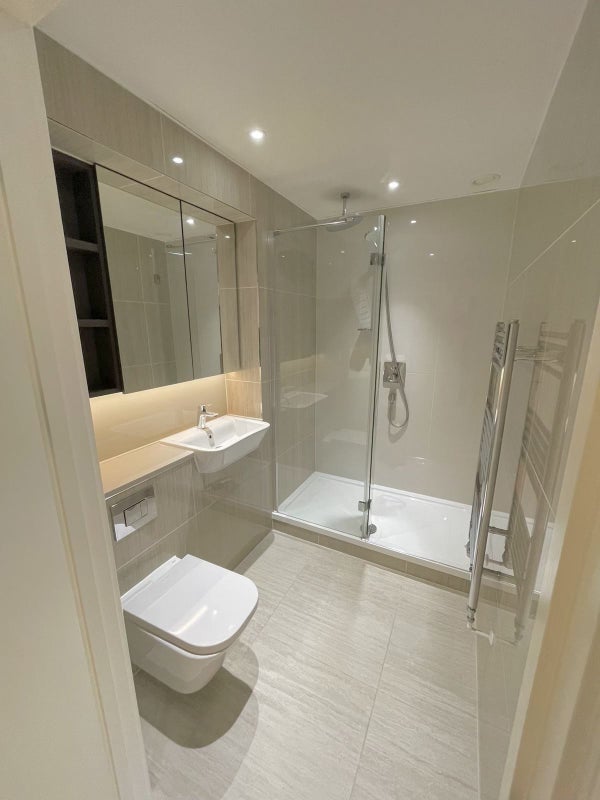 Room No 1 Street in Greater London