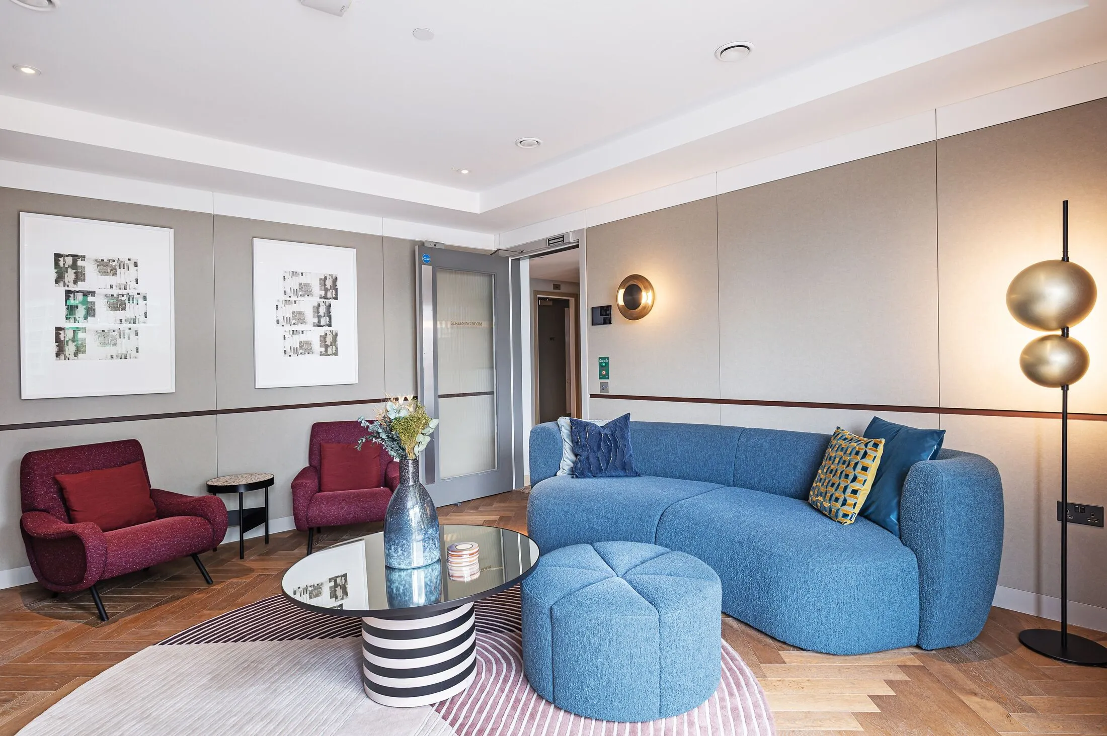 Flat New Drum Street in Greater London