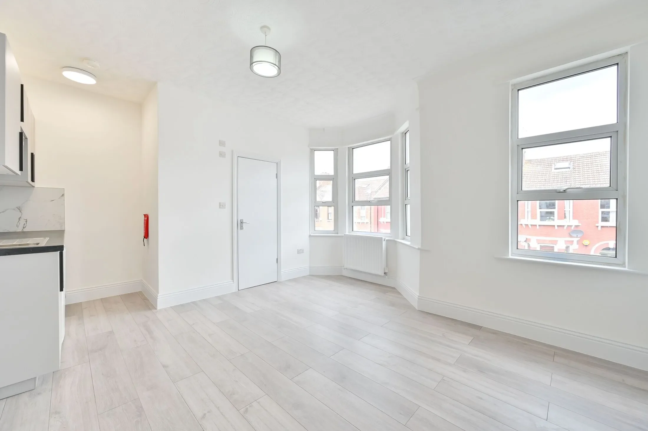 Flat Larch Road in Greater London