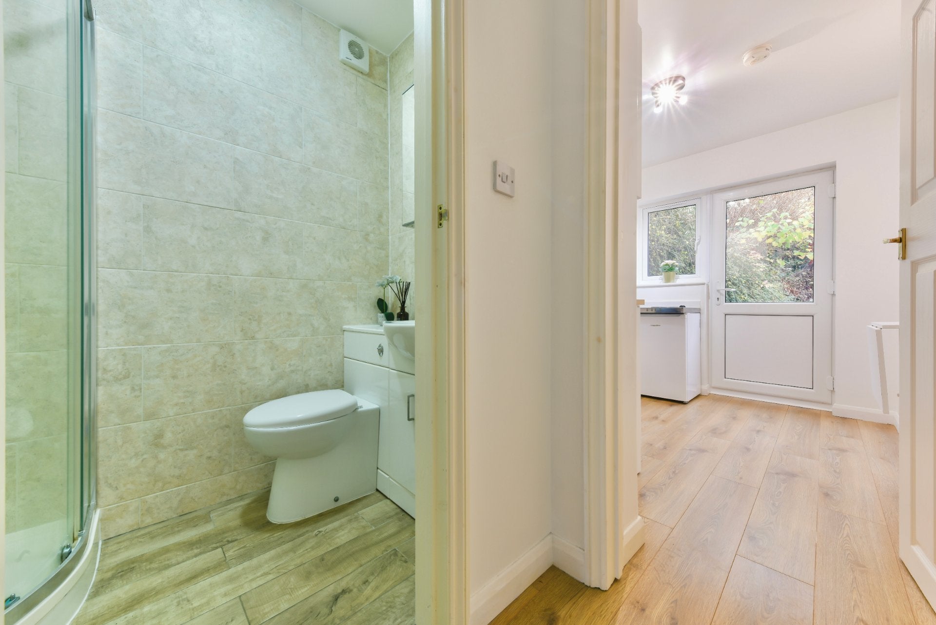 Flat Downsway in Greater London
