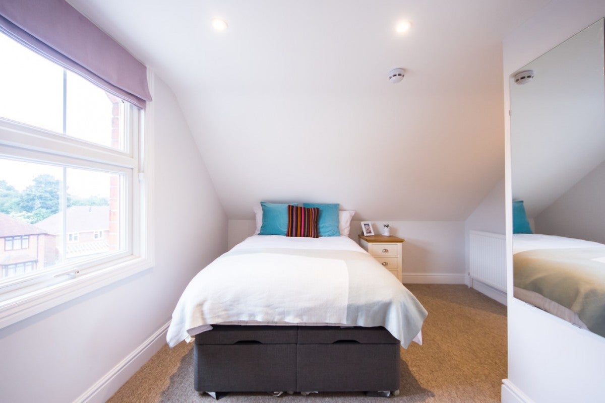 Room Hemdean Road in Reading