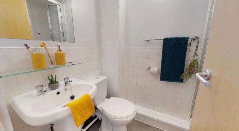 Room Seaford Road in Salford