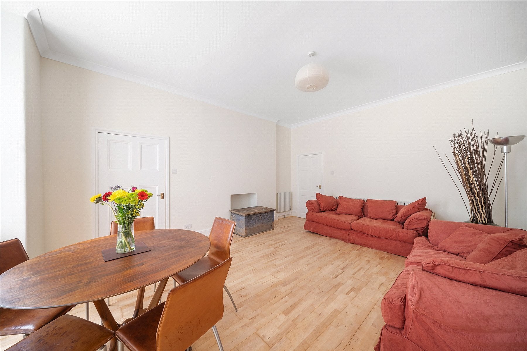 Flat Bassett Road in Greater London