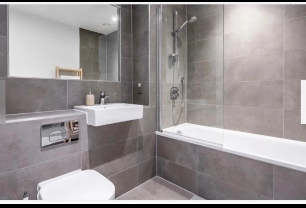 Room Knights Road in Greater London
