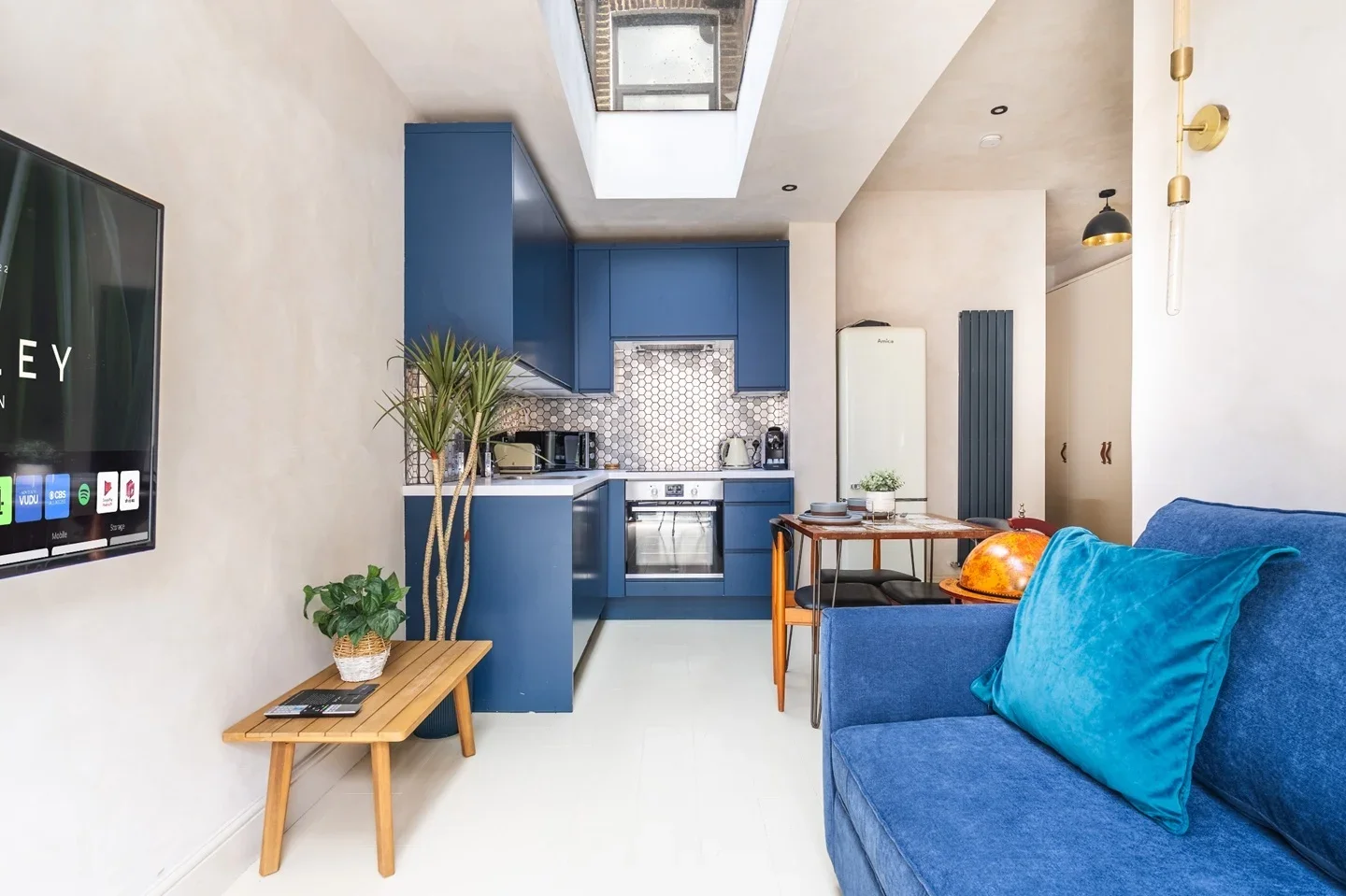Flat Wightman Road in Greater London