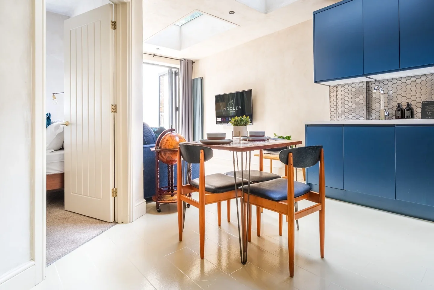 Flat Wightman Road in Greater London