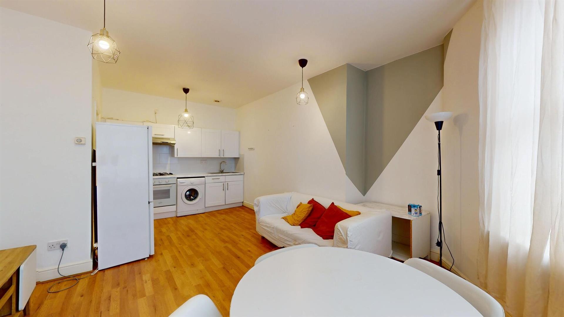 Flat Powis Square in Greater London