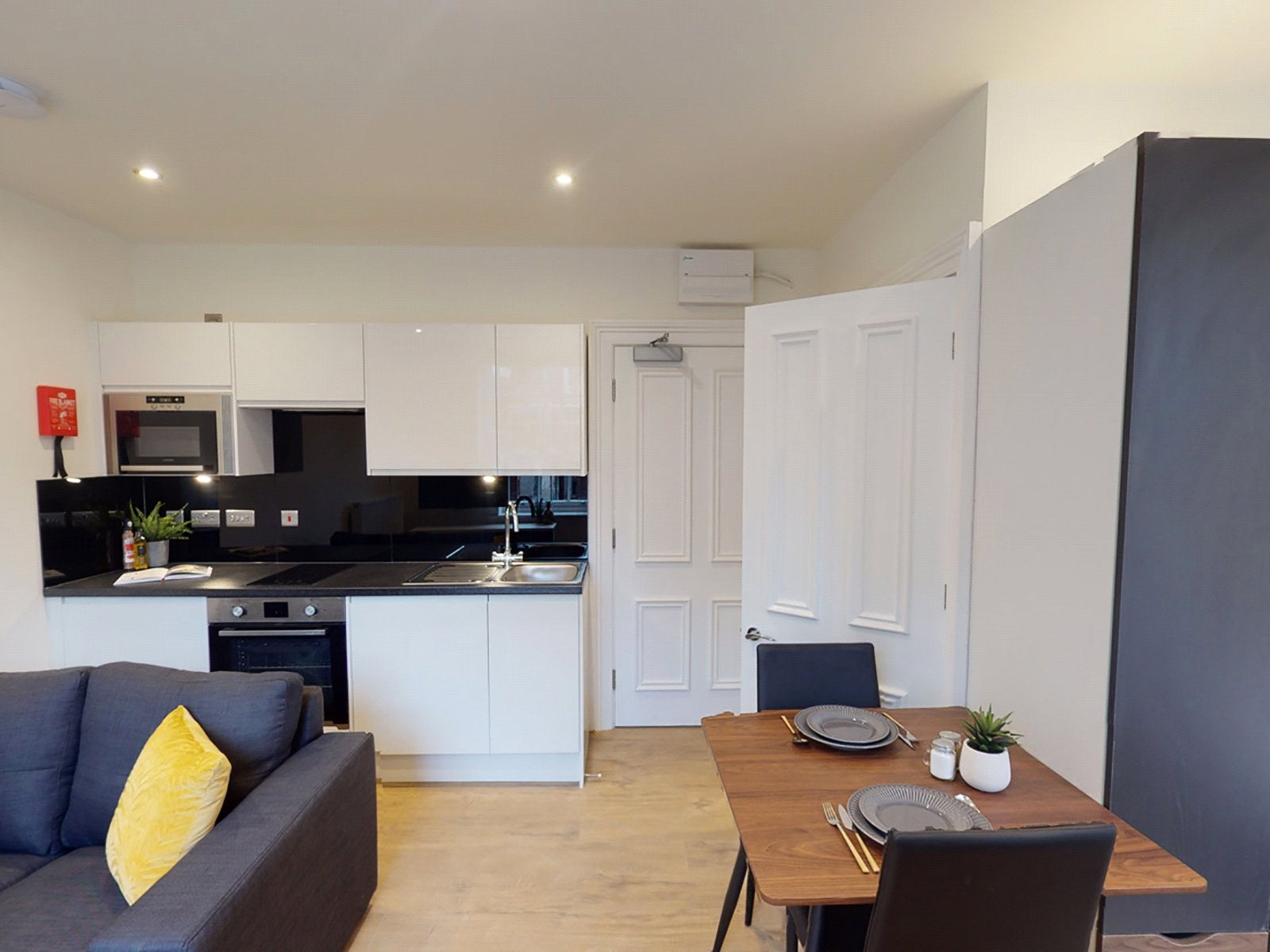 Flat Hyde Terrace in Leeds