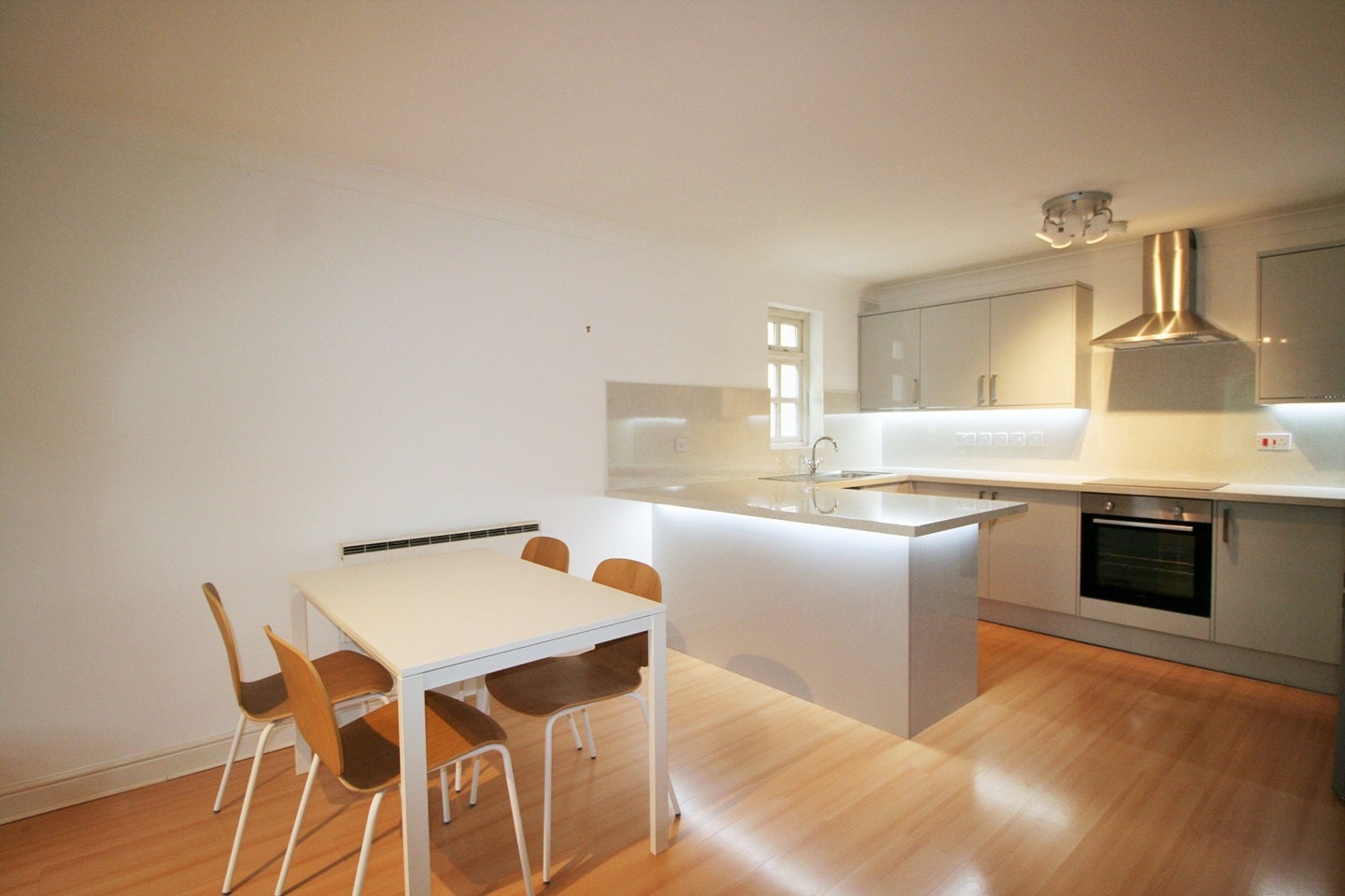 Flat Conyngham Road in Manchester