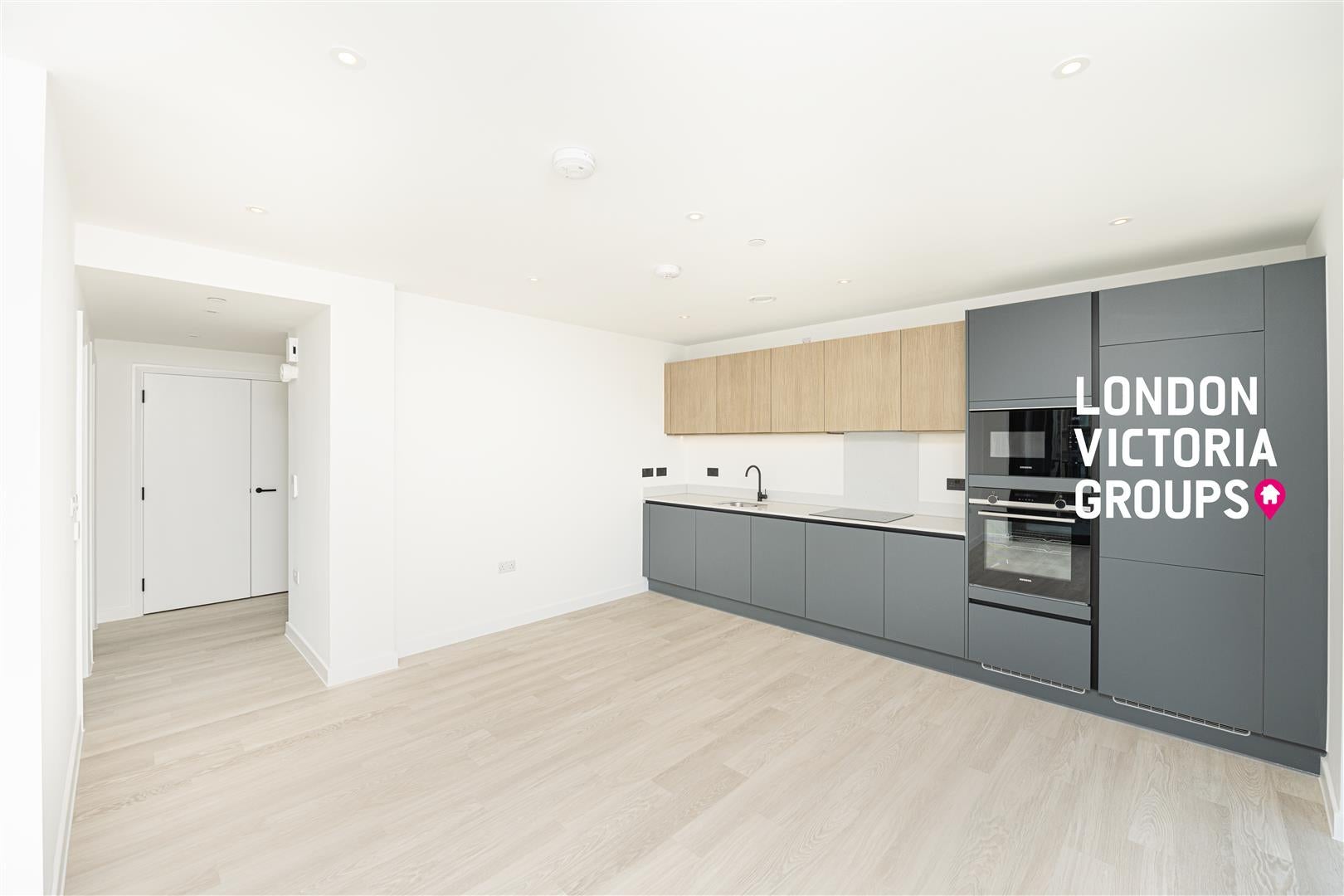 Flat West Parkside in Greater London