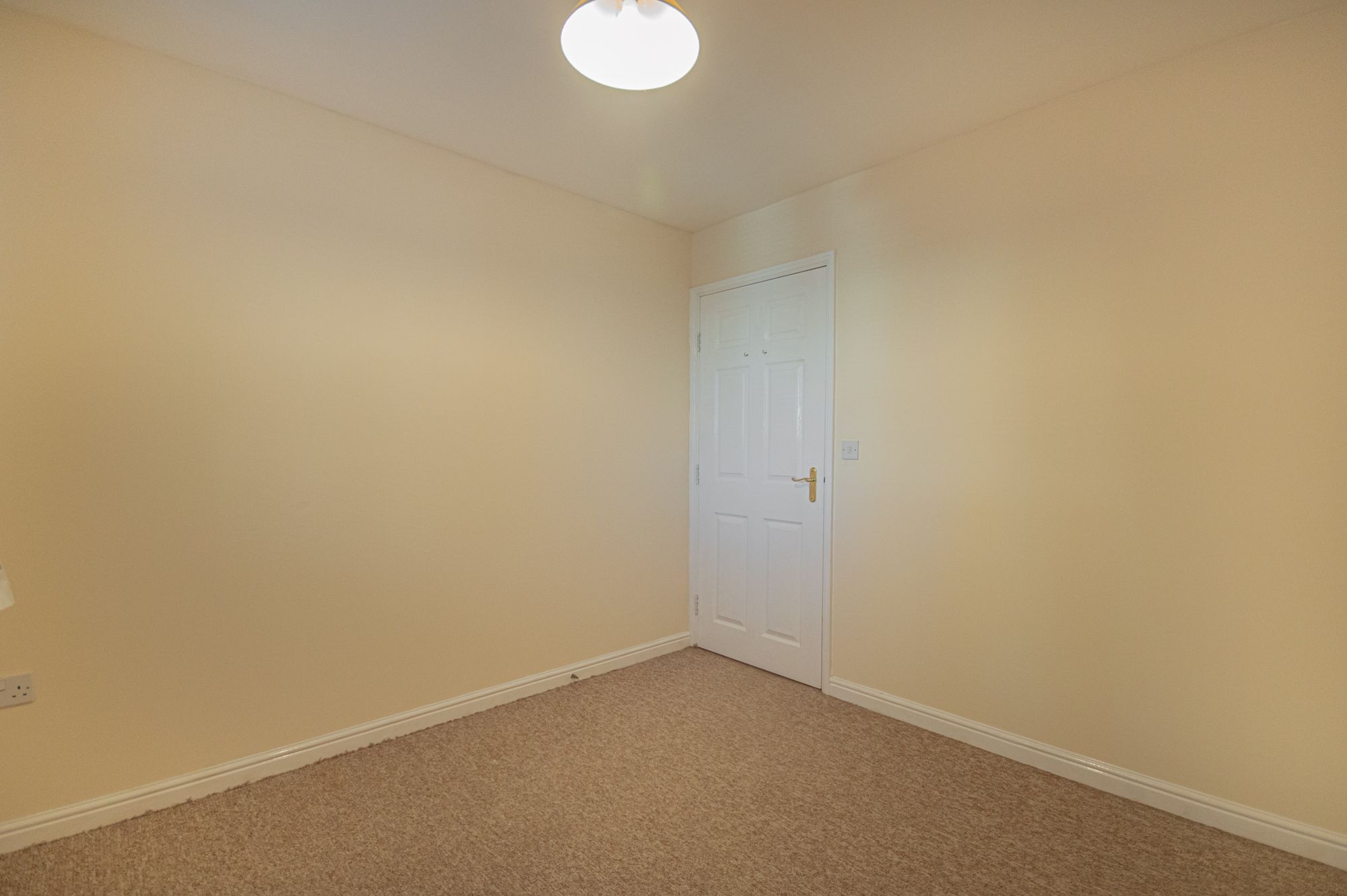 Flat Blaen Bran Close in Cwmbrân