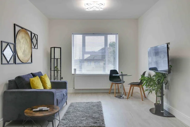 Flat Gainsborough Crescent in Chelmsford