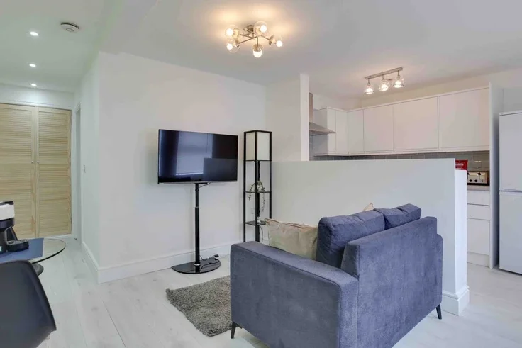 Flat Gainsborough Crescent in Chelmsford