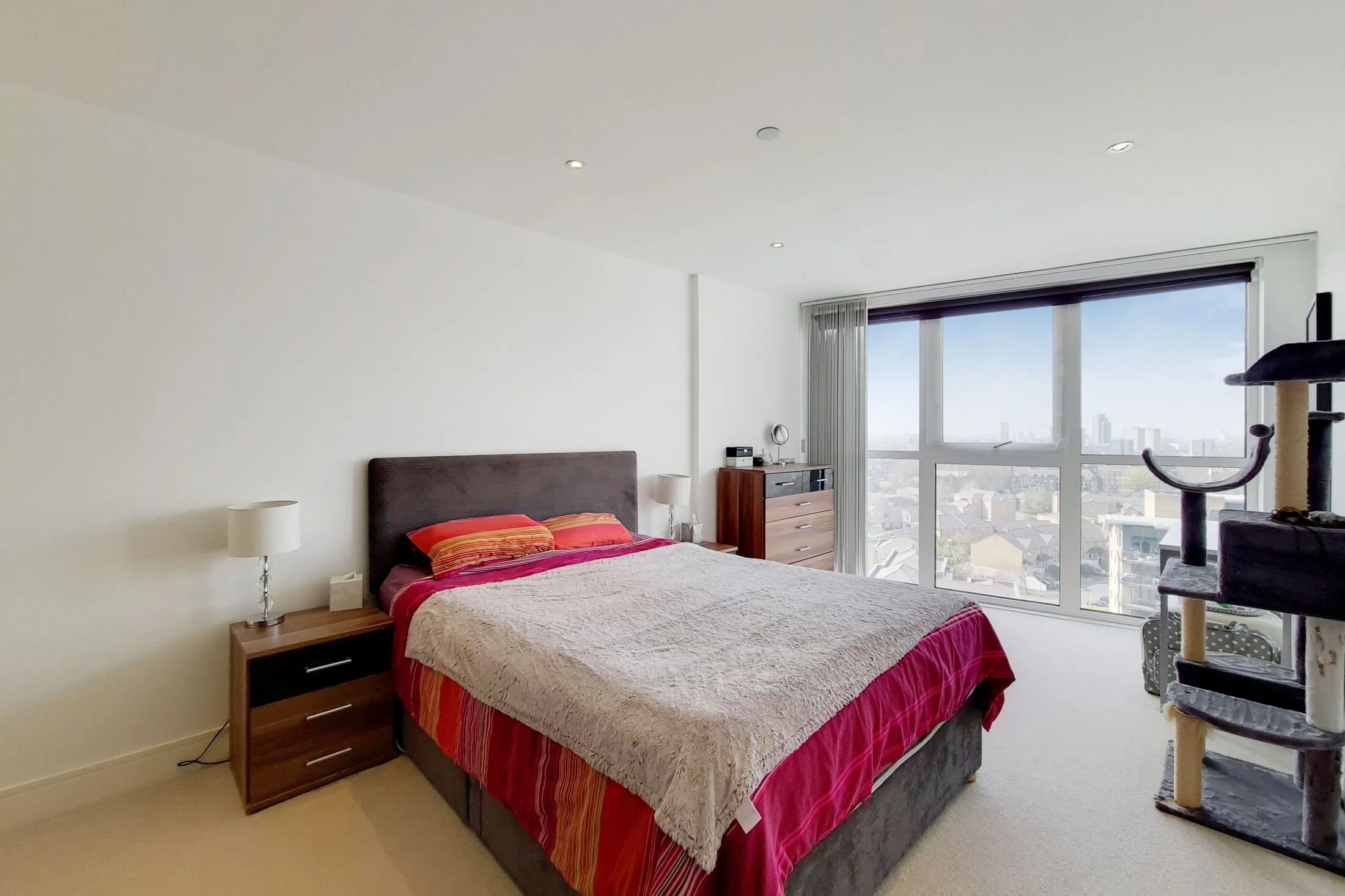 Flat Dreadnought Walk in Greater London