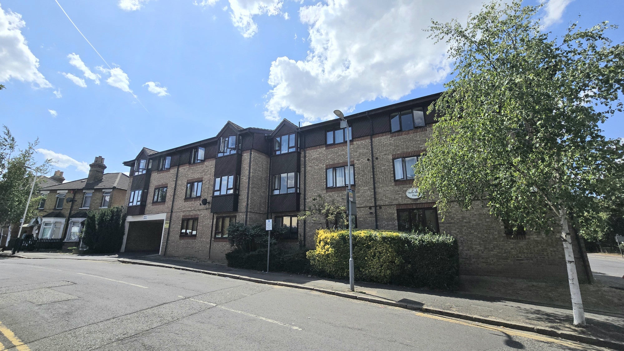 Flat London Road in Greater London