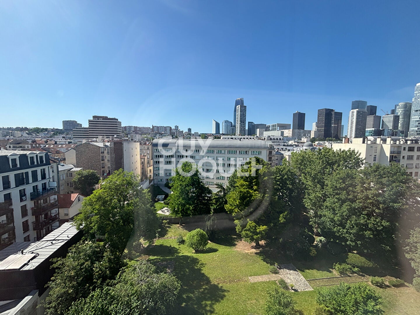 Flat Rue de la République in Puteaux